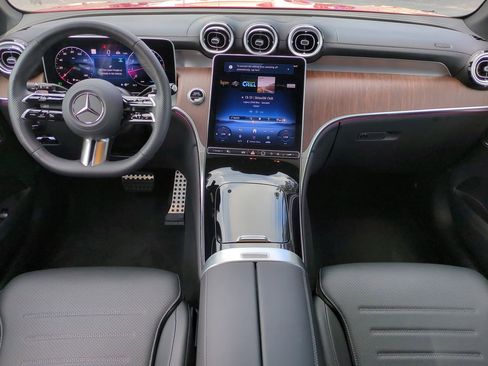 Used 2025 Mercedes-Benz GLC 300 4MATIC image 15