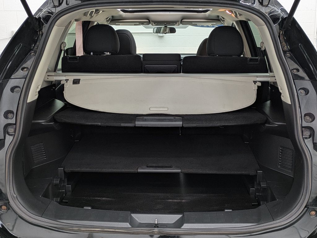 Used 2018 Nissan Rogue SV AWD/4WD image 14
