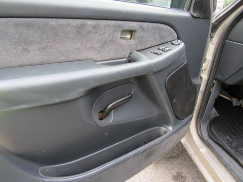 Used 2002 Chevrolet Silverado 2500 LS AWD/4WD image 14