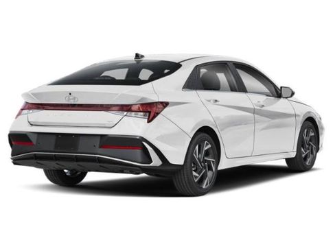 Used 2024 Hyundai Elantra Limited FWD image 2