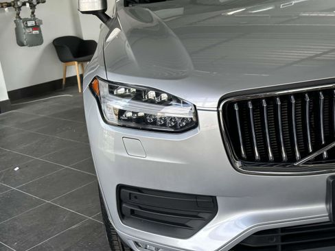 Certified 2022 Volvo XC90 T6 Momentum image 11
