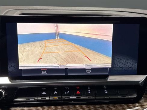 Used 2024 GMC Sierra 1500 Elevation image 10