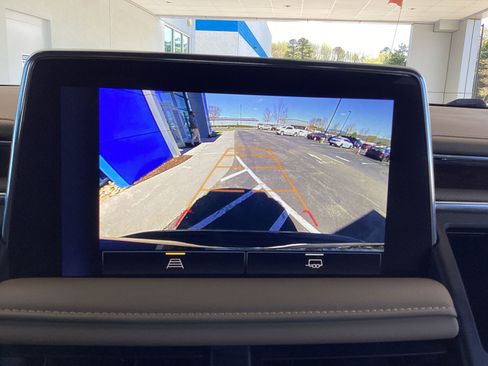 Used 2024 Chevrolet Suburban Premier image 16