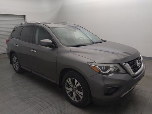 Used 2019 Nissan Pathfinder S FWD image 11