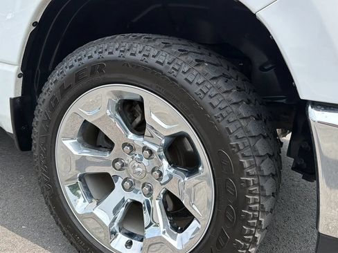 Used 2019 RAM 1500 Big Horn AWD/4WD image 11