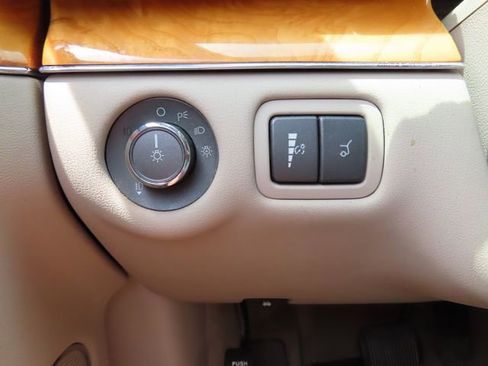 Used 2010 Lincoln MKT 2WD image 26