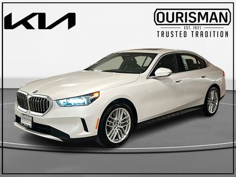 Used 2024 BMW 530i xDrive image 2