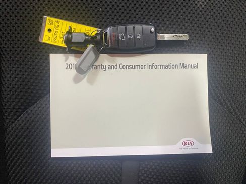 Used 2019 Kia Optima LX image 4