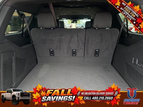 Used 2024 GMC Yukon XL SLT w/ SLT Luxury Package AWD/4WD image 7