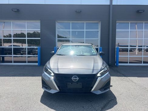 Used 2024 Nissan Altima 2.5 SV FWD image 5