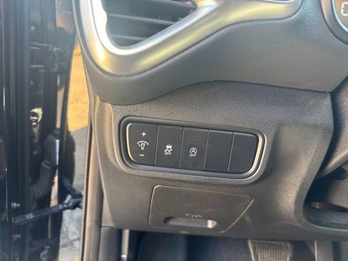Used 2023 Kia Soul LX w/ LX Technology Package FWD image 22