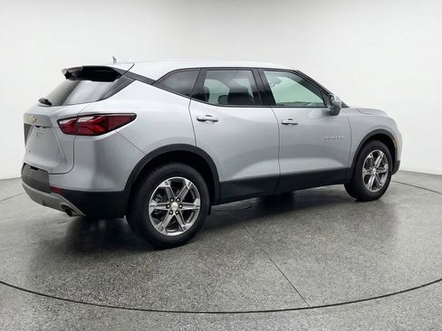 Used 2025 Chevrolet Blazer LT FWD image 9