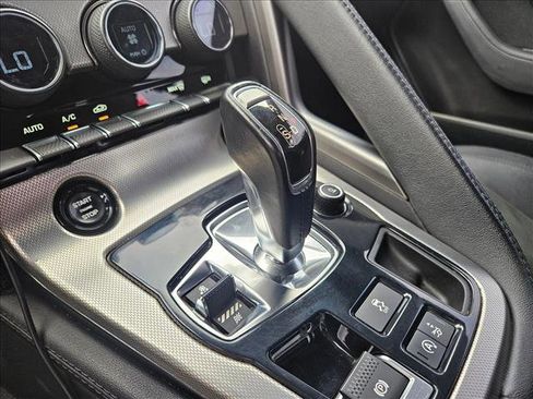 Used 2017 Jaguar F-TYPE Coupe image 11