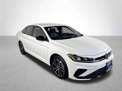 Used 2025 Volkswagen Jetta Sport FWD image 6