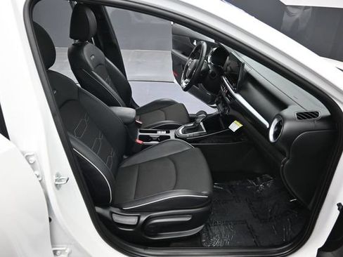 Used 2023 Kia Forte GT-Line w/ GT-Line Premium Package FWD image 33