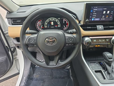 Used 2025 Toyota RAV4 XLE w/ Convenience Package FWD image 15