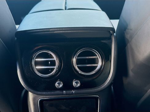 Used 2023 Bentley Bentayga AWD/4WD image 20