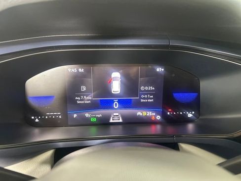 Used 2023 Volkswagen Taos SE w/ Panoramic Sunroof Package image 17