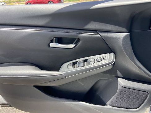 Used 2025 Nissan Sentra SV w/ All-Weather Package FWD image 17
