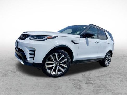 Certified 2025 Land Rover Discovery Dynamic SE AWD/4WD image 1