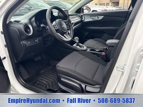 Used 2024 Kia Forte LXS FWD image 17