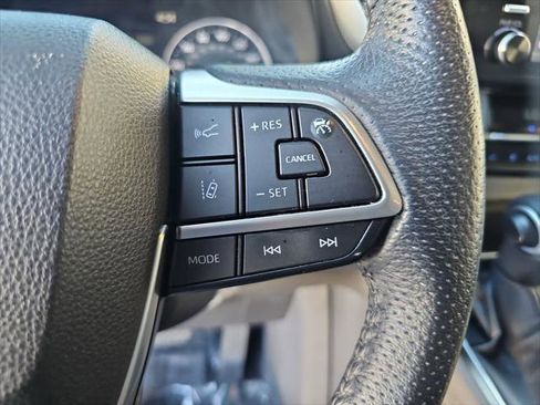 Certified 2022 Toyota Sienna Limited image 12