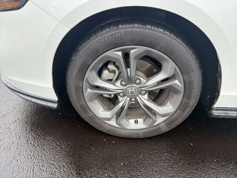 Certified 2023 Honda Accord EX image 5