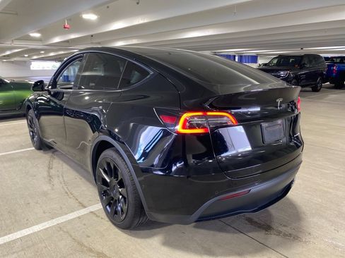 Used 2021 Tesla Model Y Long Range AWD/4WD image 3