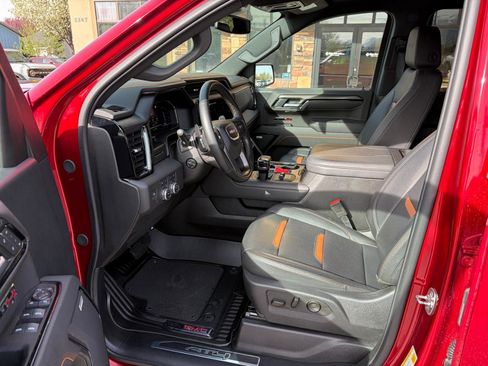 Used 2025 GMC Sierra 1500 AT4 w/ AT4 Premium Package image 4