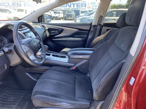 Used 2018 Nissan Murano S image 11