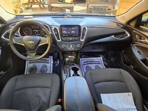 Used 2019 Chevrolet Malibu LT FWD image 8