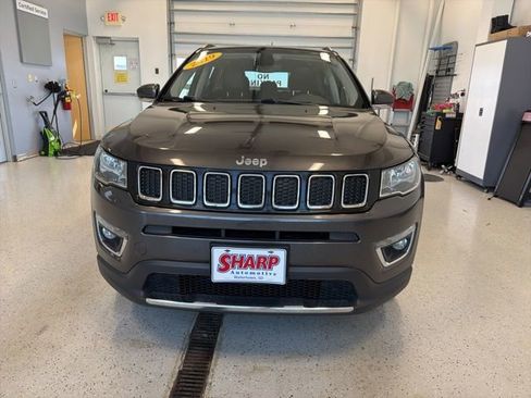 Used 2019 Jeep Compass Limited w/ Safety & Security Group AWD/4WD image 2