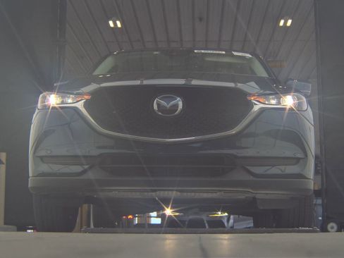 Used 2021 MAZDA CX-5 Touring w/ Touring Preferred SV Package FWD image 4