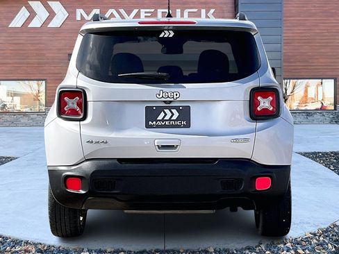 Used 2018 Jeep Renegade Latitude w/ UConnect 8.4 Nav Group image 6