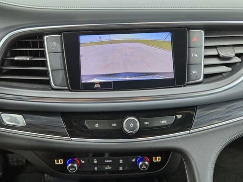 Used 2023 Buick Enclave Essence FWD image 18