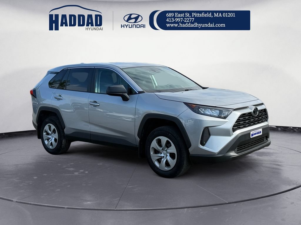 Used 2022 Toyota RAV4 LE AWD/4WD image 7
