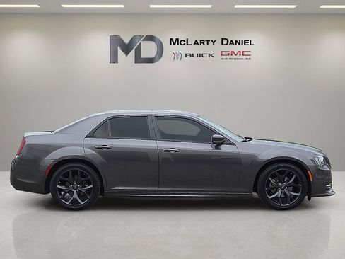 Used 2023 Chrysler 300 Touring L w/ Popular Equipment Group RWD image 6