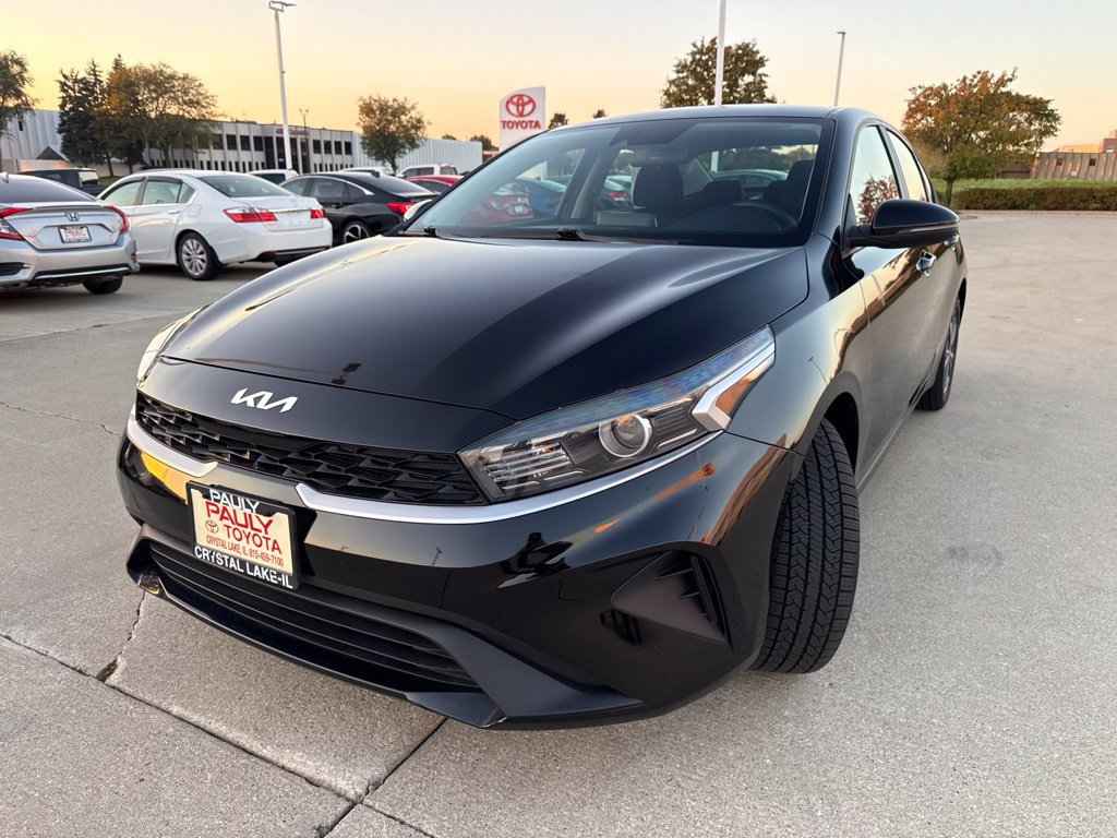 Used 2023 Kia Forte LXS w/ LXS Technology Package FWD image 6