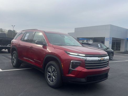 New 2026 Chevrolet Traverse LT w/ LPO, Floor Liner Package image 5