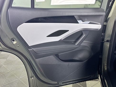 New 2026 Volkswagen Tiguan SE R-Line image 19