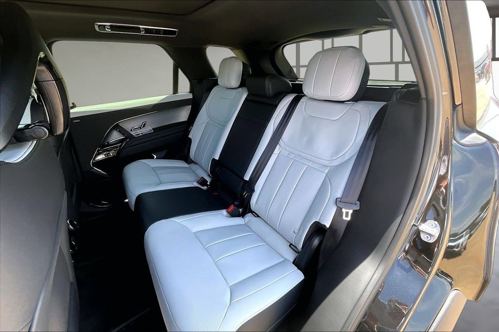 New 2026 Land Rover Range Rover Sport Dynamic SE AWD/4WD image 10