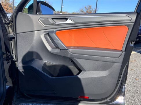 Used 2019 Volkswagen Tiguan SEL Premium image 22