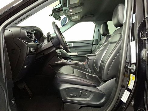 Used 2023 Ford Explorer XLT w/ Equipment Group 202A image 16