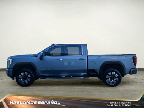 Used 2025 GMC Sierra 2500 Denali image 3