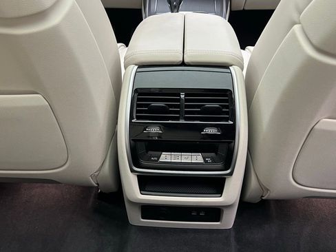 Used 2020 BMW X7 xDrive40i w/ Parking Assistance Package image 10