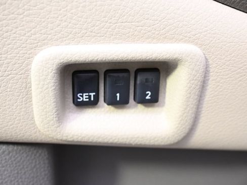 Used 2013 Nissan Murano LE w/ Platinum Pkg AWD/4WD image 19