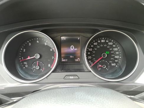 Used 2018 Volkswagen Tiguan SE w/ Panoramic Sunroof Package FWD image 37