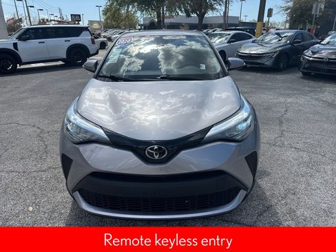 Used 2020 Toyota C-HR LE image 4