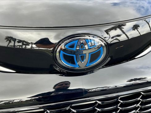 Used 2021 Toyota Sienna XSE w/ XSE Plus Package image 28