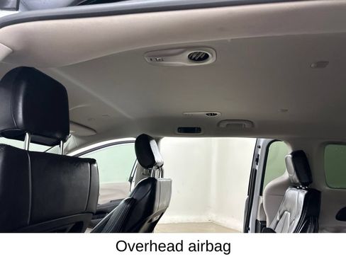Used 2024 Chrysler Pacifica Touring-L FWD image 29